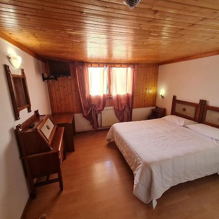 Hostel Il Pirata Cavareno Ngoại thất bức ảnh