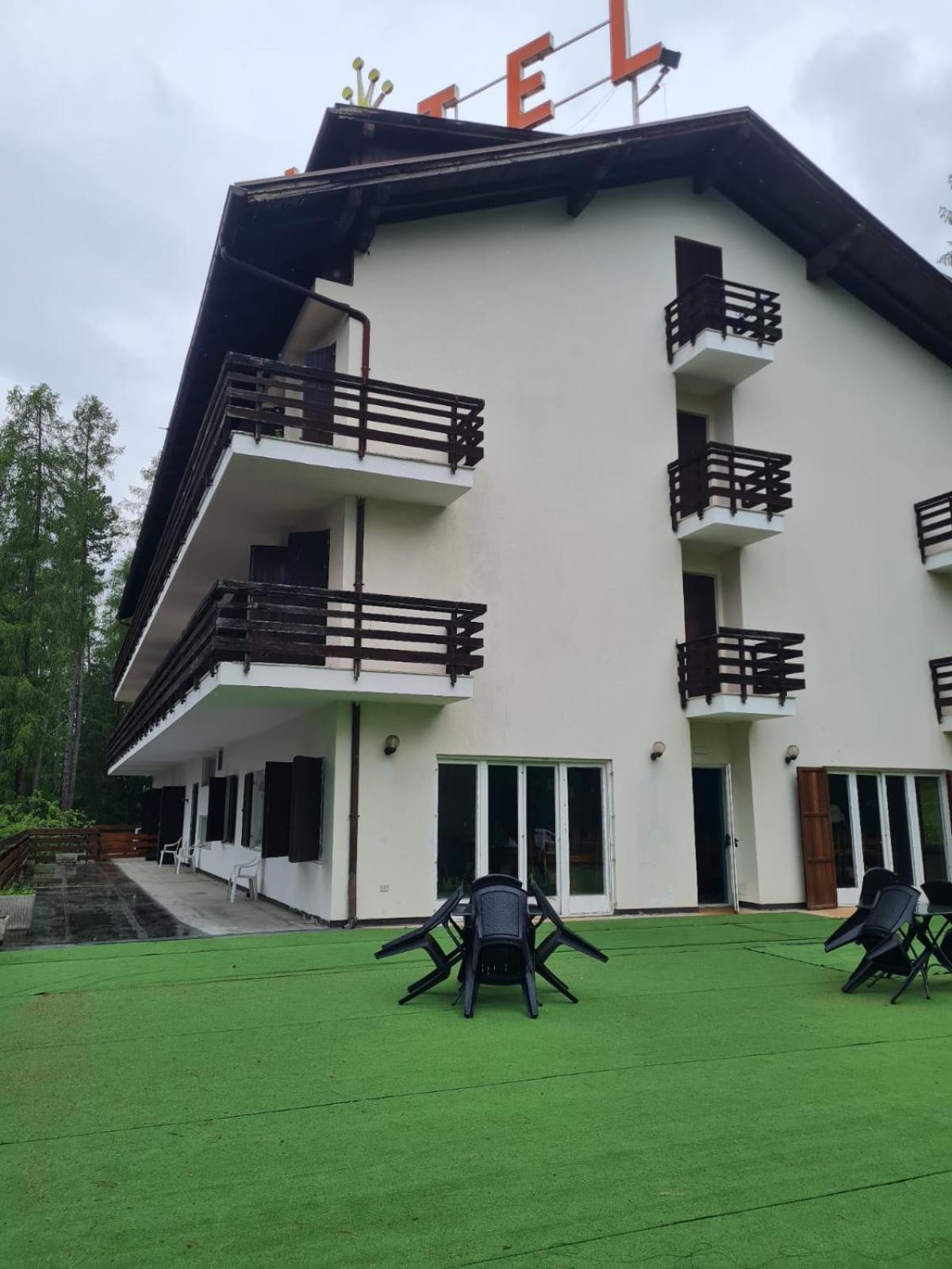 Hostel Il Pirata Cavareno Ngoại thất bức ảnh