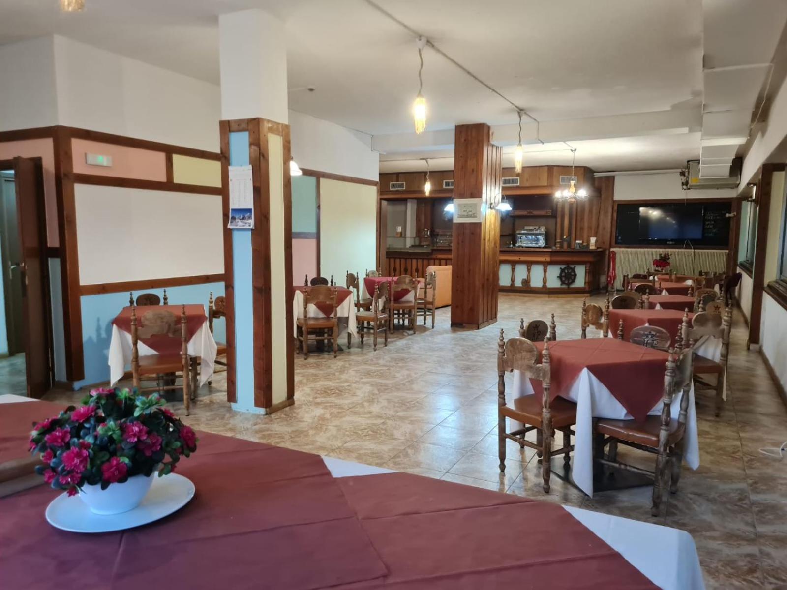 Hostel Il Pirata Cavareno Ngoại thất bức ảnh