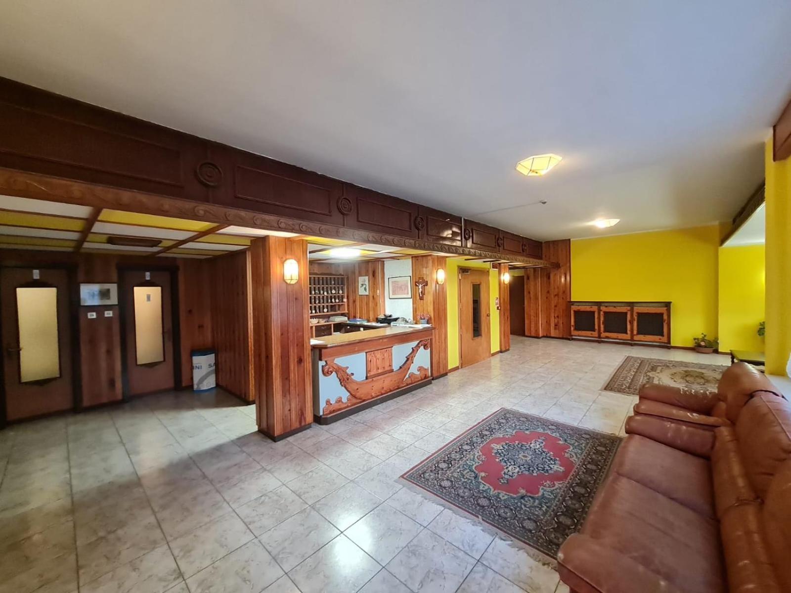 Hostel Il Pirata Cavareno Ngoại thất bức ảnh