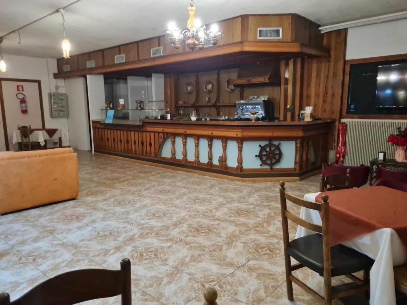 Hostel Il Pirata Cavareno Ngoại thất bức ảnh