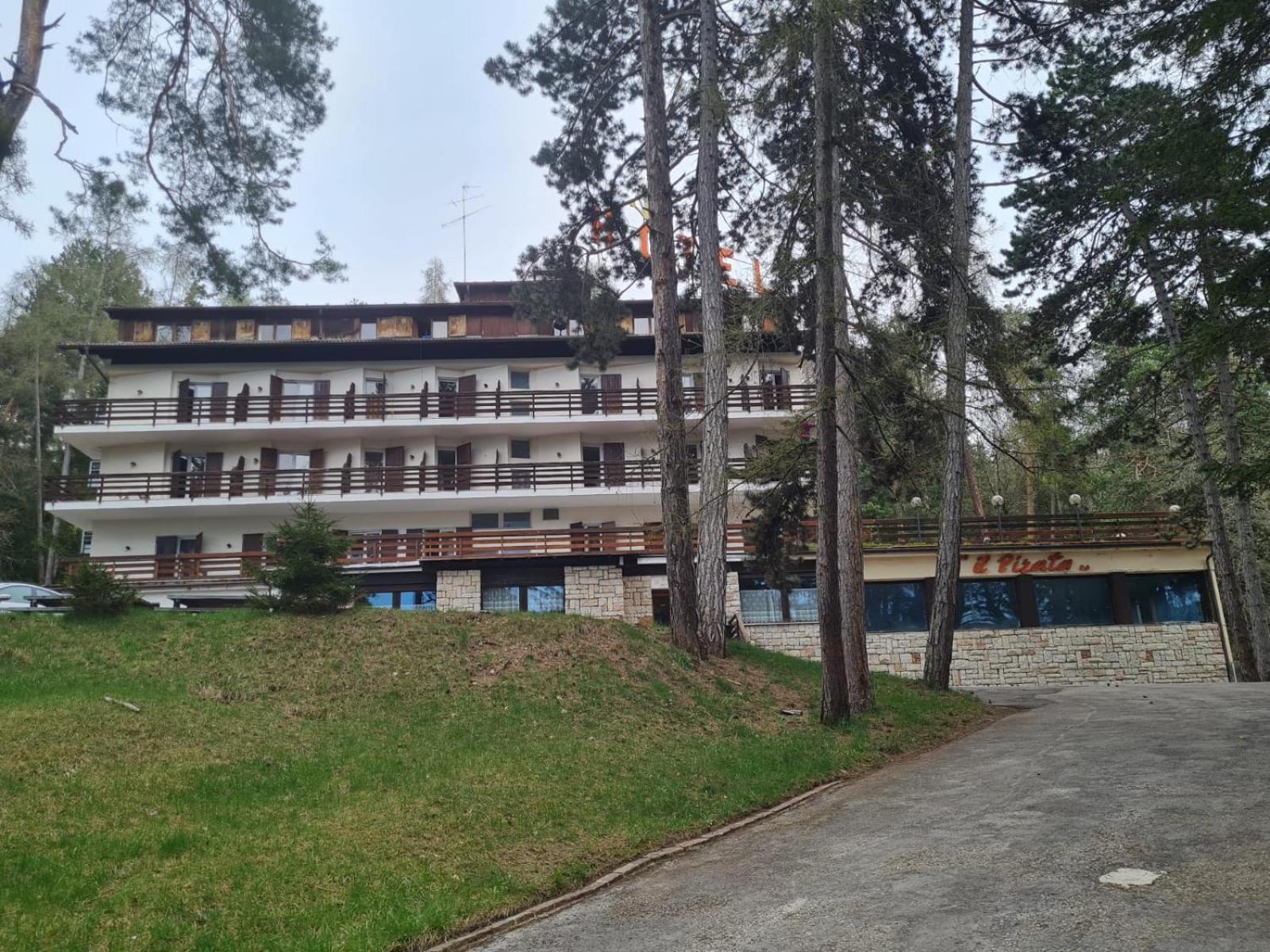 Hostel Il Pirata Cavareno Ngoại thất bức ảnh